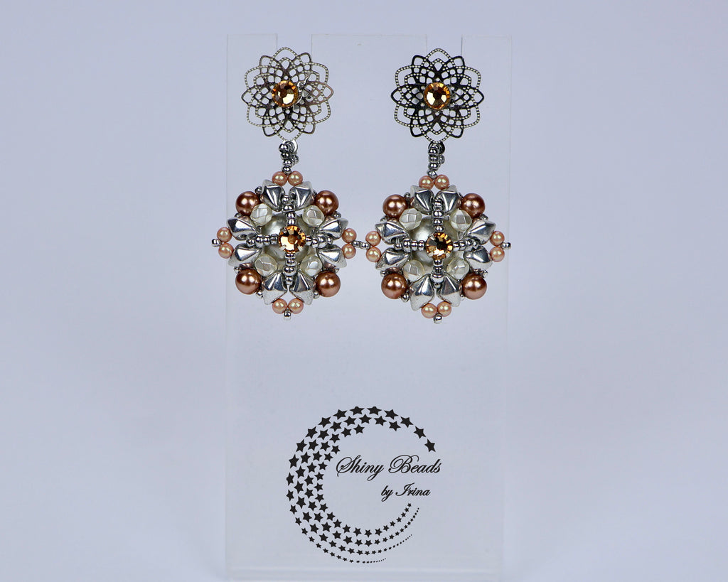 ''AHTOHALLAN'' EARRINGS