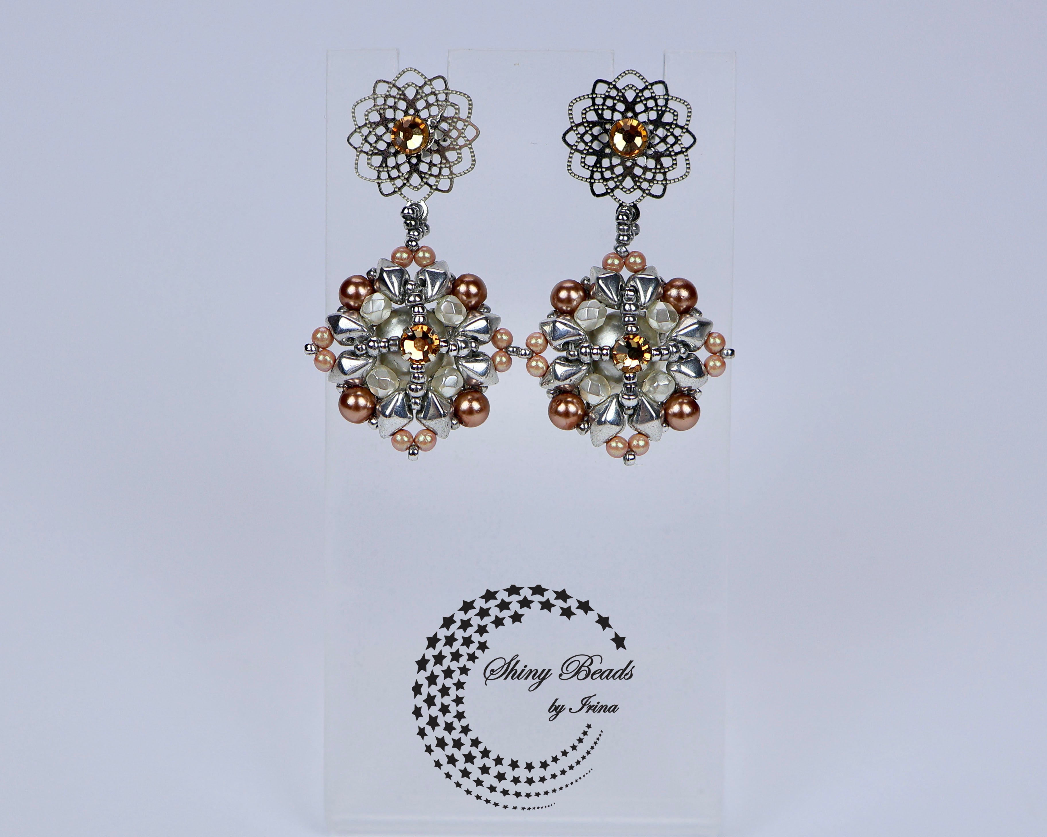 ''AHTOHALLAN'' EARRINGS