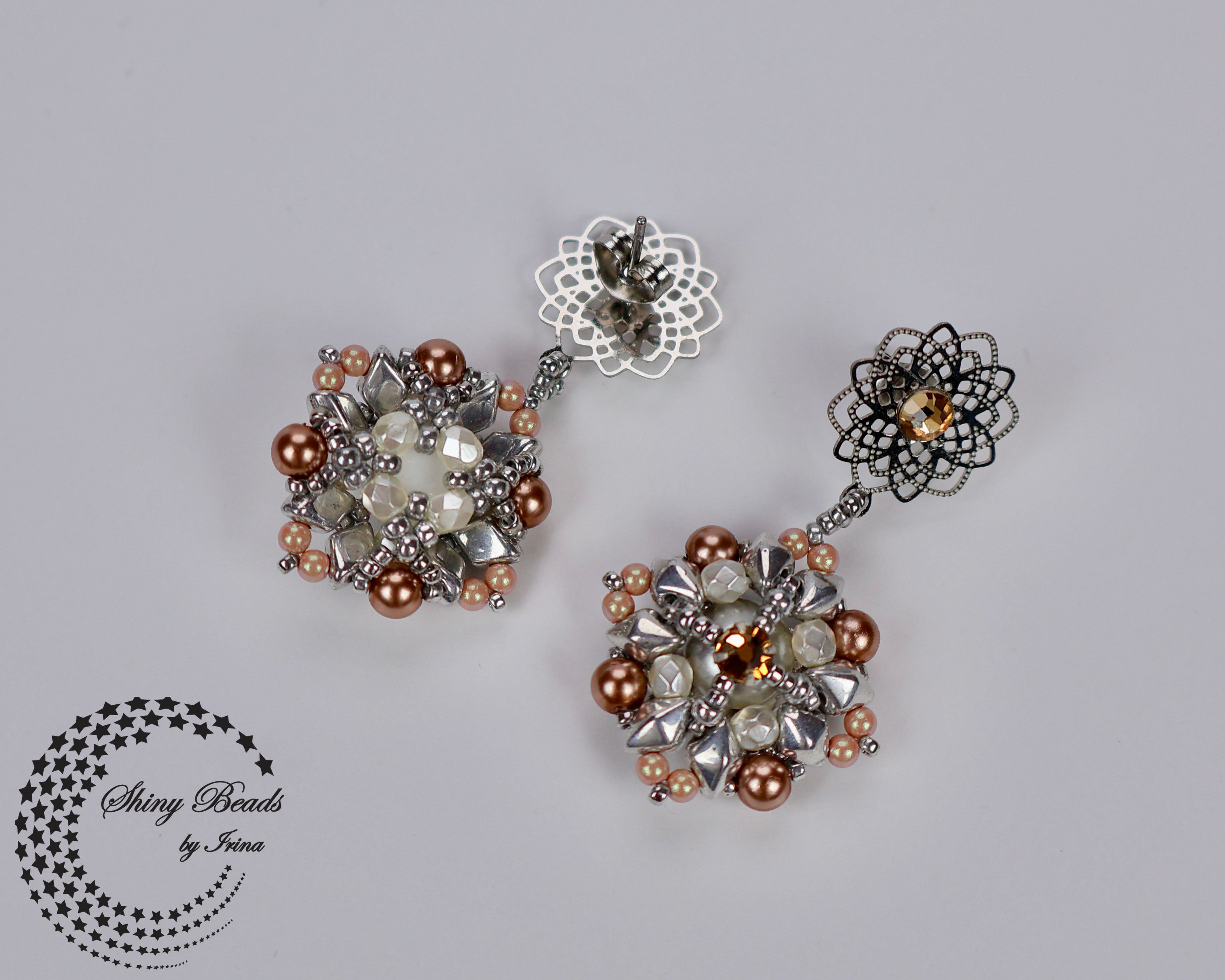 ''AHTOHALLAN'' EARRINGS