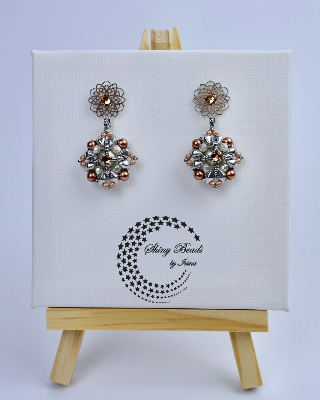 ''AHTOHALLAN'' EARRINGS