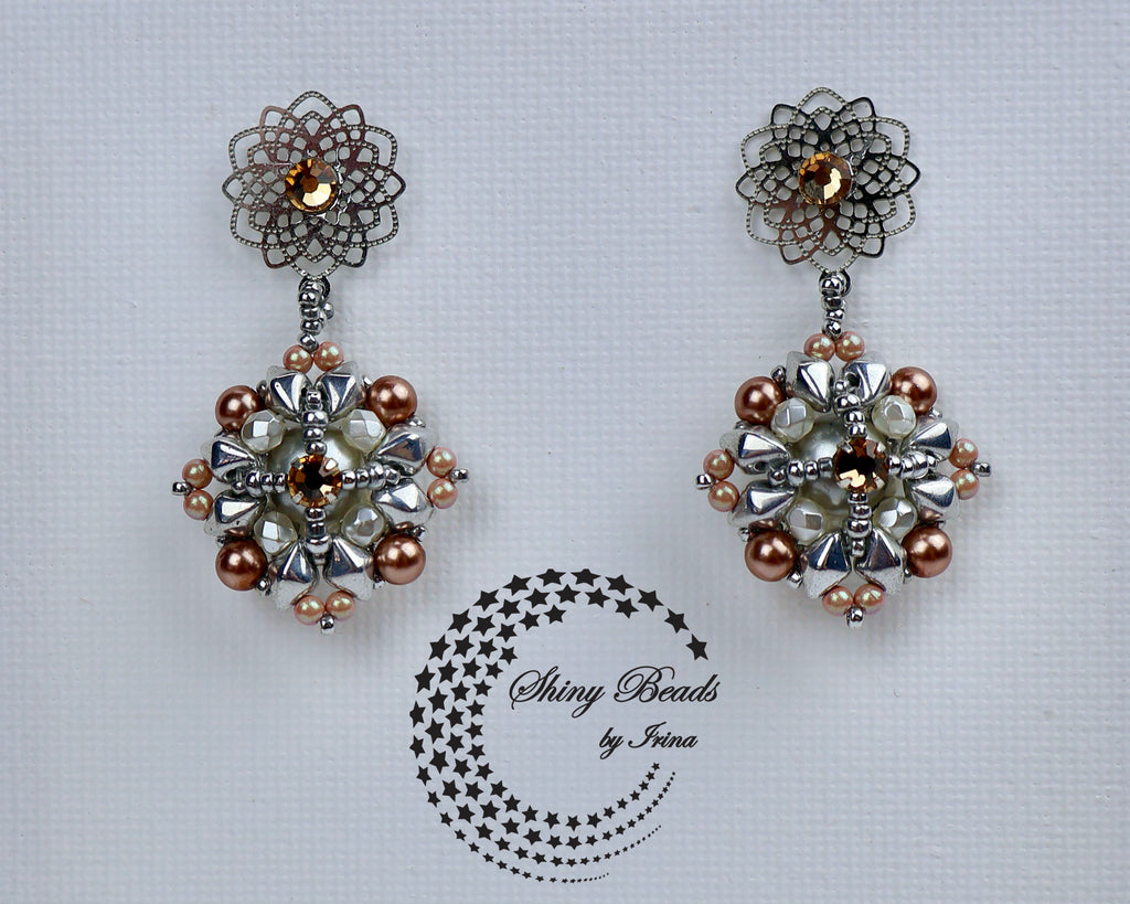 ''AHTOHALLAN'' EARRINGS