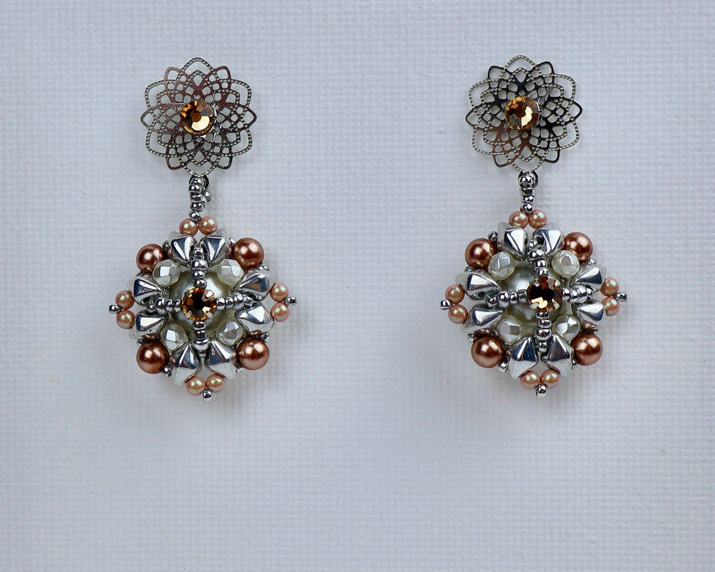 ''AHTOHALLAN'' EARRINGS