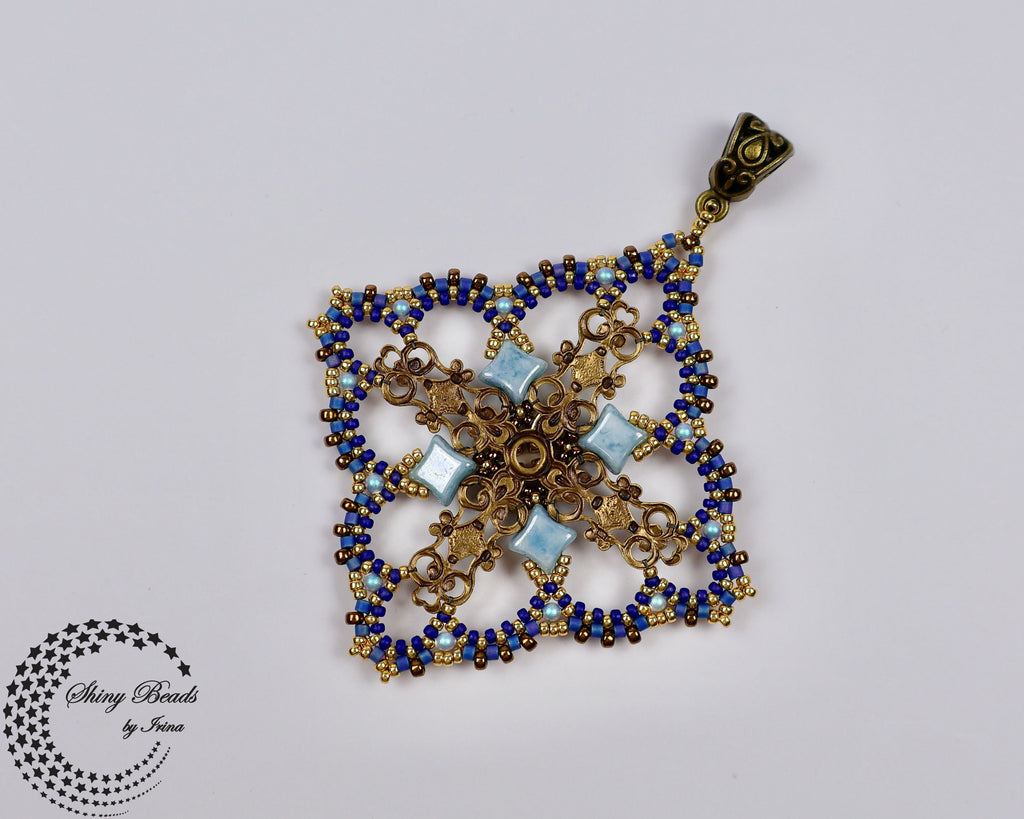 "QUATERFOIL WINDOW" PENDANT